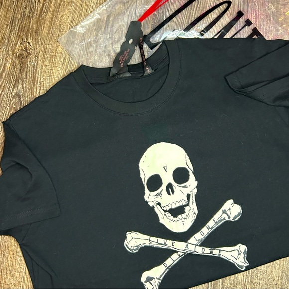VLONE- skull # Cross Bones - size large- w/Shipping Bag - Picture 3 of 6